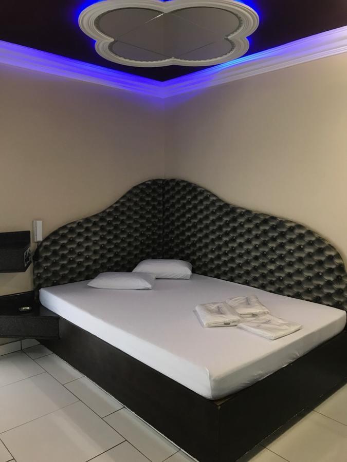 Genus Motel (Adults Only) Uberaba Bagian luar foto